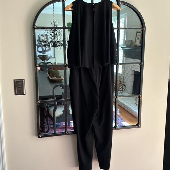 CLUB MONACO Open Back Crepe Jumpsuit Size 6 - Picture 4 of 7